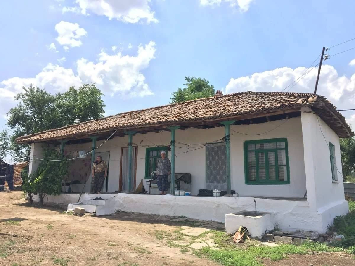Demirtepe'nin Kerpiç Evleri ve Hayat Denen Sundurma